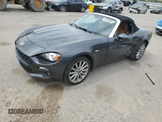 2017 FIAT 124 Spider Classica z VIN JC1NFAEK4H0101992, wystawiony jako Copart lot #53136535 z przebiegiem 34 266 mil mil oraz Szkoda całkowita • Salvage title. Historia ofert i sprzedaży dostępna na DreamBid. Obrazek 1.