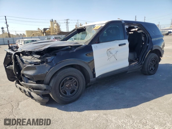 2020 Ford Police Interceptor Utility z VIN 1FM5K8AB9LGC51380, wystawiony jako Copart lot #57240345 z przebiegiem 39 627 mil mil oraz Tytuł czysty. Historia ofert i sprzedaży dostępna na DreamBid. Obrazek 1.