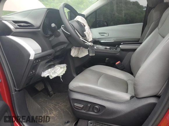 2025 Toyota Sienna XLE z VIN 5TDJSKFC9SS161197, wystawiony jako Copart lot #56936045 z przebiegiem 9 631 mil mil oraz Szkoda całkowita • Salvage title. Historia ofert i sprzedaży dostępna na DreamBid. Obrazek 7.