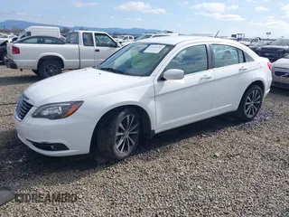 2013 Chrysler 200 Limited with VIN 1C3CCBCG7DN690139, listed as a IAAI auction lot 41744141 with 77,428 mi miles. Bid and sale history available at carsss.com. Image 17.