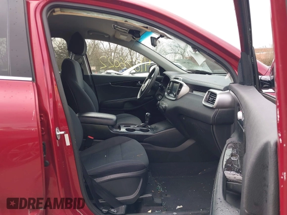 2018 Kia Sorento L with VIN 5XYPG4A36JG387725, listed as a IAAI auction lot 41676022 with 84,504 mi miles. Bid and sale history available at carsss.com. Image 5.