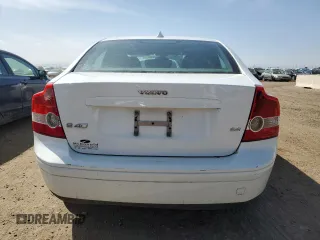 2005 Volvo S40 z VIN YV1MS382852115809, wystawiony jako Copart lot #52548265 z przebiegiem 169 347 mil mil oraz Czysty tytuł • Clean title. Historia ofert i sprzedaży dostępna na DreamBid. Obrazek 6.