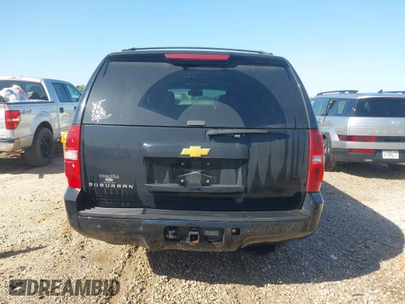 2014 Chevrolet Suburban LT with VIN 1GNSCJE00ER198703, listed as a IAAI auction lot 41952805 with 228,579 mi miles and . Bid and sale history available at DreamBid. Image 16.