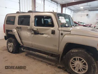 2008 Hummer H3 SUV with VIN 5GTEN13E488177368, listed as a IAAI auction lot 41424036 with 89,278 mi miles. Bid and sale history available at carsss.com. Image 6.