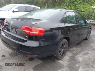 2015 Volkswagen Jetta SE with VIN 3VWD17AJ0FM253692, listed as a IAAI auction lot 42269625 with 133,143 mi miles and . Bid and sale history available at DreamBid. Image 4.