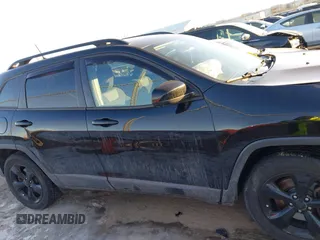 2018 Jeep Cherokee Latitude with VIN 1C4PJMCX0JD554158, listed as a IAAI auction lot 41385917 with 98,823 mi miles and . Bid and sale history available at DreamBid. Image 13.