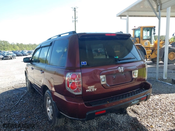 2008 Honda Pilot EX-L with VIN 5FNYF28598B011282, listed as a IAAI auction lot 42000822 with 229,046 mi miles. Bid and sale history available at carsss.com. Image 3.