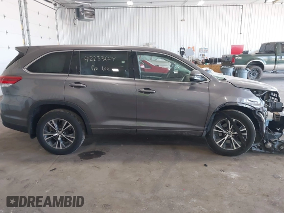 2017 Toyota Highlander LE with VIN 5TDBZRFH8HS386143, listed as a IAAI auction lot 42233604 with 44,507 mi miles and . Bid and sale history available at DreamBid. Image 12.