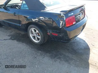2005 Ford Mustang GT Deluxe с VIN 1ZVFT85H355174523, выставлен на аукционе IAAI как лот 42532902 с пробегом 61 406 миль миль и . История ставок и продаж доступна на DreamBid. Изображение 6.
