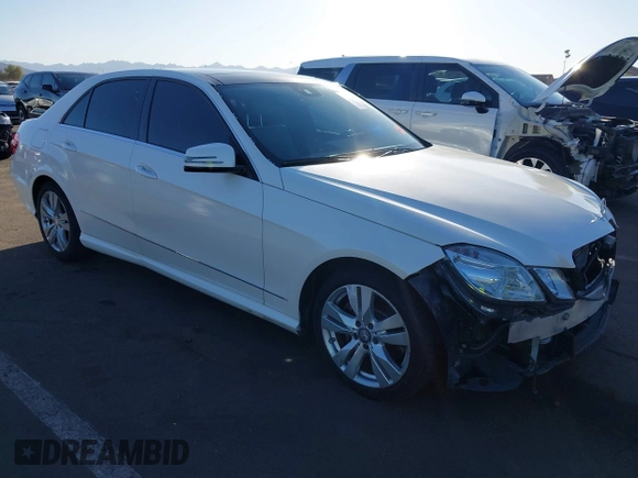 2013 Mercedes-Benz E-Class E 350 Luxury BlueTEC with VIN WDDHF2EB5DA675484, listed as a IAAI auction lot 41522495 with 99,618 mi miles. Bid and sale history available at carsss.com. Image 1.