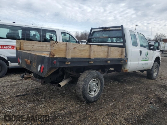 2014 Ford F-250 XL with VIN 1FT7X2B61EEA13924, listed as a Copart auction lot 43535775 with 114,249 mi miles and Salvage title. Bid and sale history available at DreamBid. Image 3.