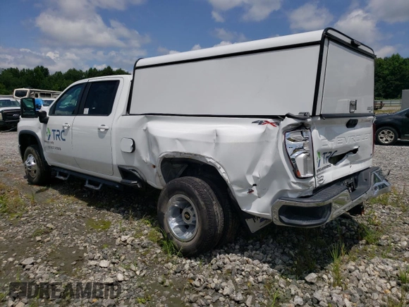 2021 Chevrolet Silverado 3500HD LT with VIN 1GC4YTEY4MF307491, listed as a Copart auction lot 63850124 with 43,029 mi miles and Salvage Title. Bid and sale history available at carsss.com. Image 2.