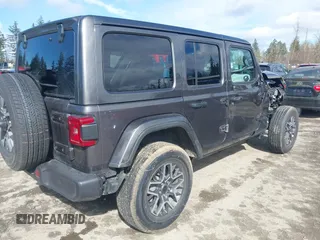 2025 Jeep Wrangler Sahara with VIN 1C4PJXENXSW527925, listed as a IAAI auction lot 41818650 with 5,478 mi miles and . Bid and sale history available at DreamBid. Image 4.