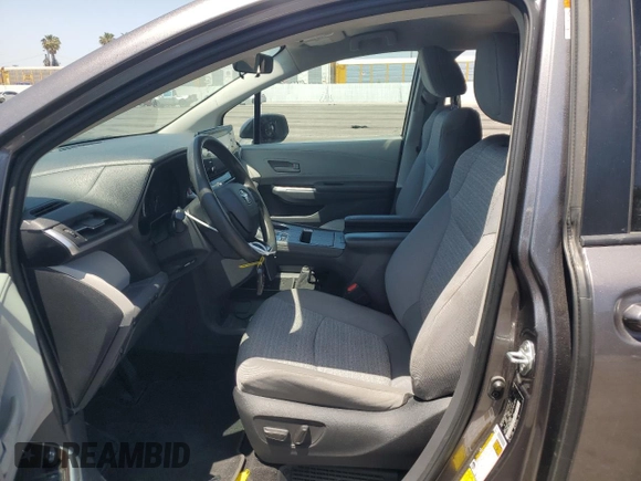 2022 Toyota Sienna LE z VIN 5TDKRKECXNS076178, wystawiony jako Copart lot #57437765 z przebiegiem 42 497 mil mil oraz Szkoda całkowita • Salvage title. Historia ofert i sprzedaży dostępna na DreamBid. Obrazek 7.