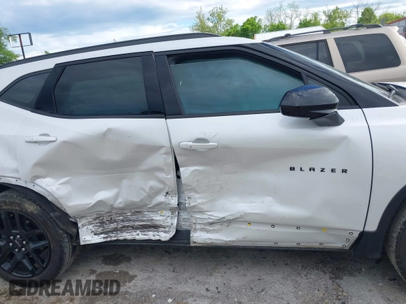 2023 Chevrolet Blazer LT с VIN 3GNKBCR4XPS224431, выставлен на аукционе IAAI как лот 42232072 с пробегом 20 872 миль миль и . История ставок и продаж доступна на DreamBid. Изображение 6.