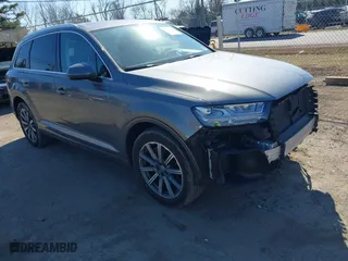 2018 Audi Q7 Premium Plus with VIN WA1LAAF70JD027840, listed as a IAAI auction lot 41695181 with 71,693 mi miles. Bid and sale history available at carsss.com. Image 1.