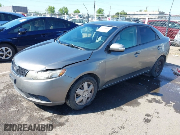 2010 Kia Forte EX z VIN KNAFU4A21A5118825, wystawiony jako IAAI lot #42138046 z przebiegiem 250 125 mil mil oraz . Historia ofert i sprzedaży dostępna na DreamBid. Obrazek 2.