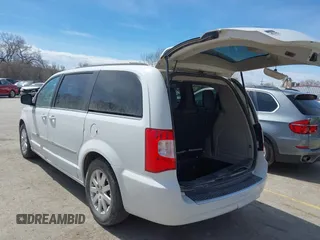 2016 Chrysler Town & Country Touring with VIN 2C4RC1BGXGR269055, listed as a IAAI auction lot 41861795 with 207,118 mi miles. Bid and sale history available at carsss.com. Image 3.