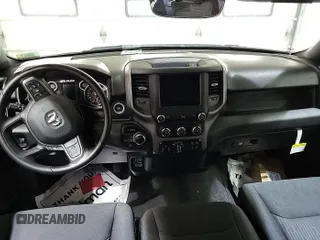 2024 Ram 1500 Tradesman с VIN 1C6RRFGG9RN221915, выставлен на аукционе IAAI как лот 42849293 с пробегом 59 миль миль и . История ставок и продаж доступна на DreamBid. Изображение 18.