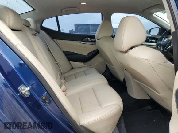 2017 Nissan Maxima S with VIN 1N4AA6AP4HC411286, listed as a Copart auction lot 50942315 with 67,506 mi miles and Clean title. Bid and sale history available at DreamBid. Image 10.