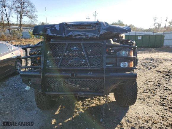2017 Chevrolet Silverado 2500HD LT with VIN 1GC1KVEY5HF163133, listed as a Copart auction lot 41601385 with NaN miles and Salvage Title. Bid and sale history available at carsss.com. Image 5.