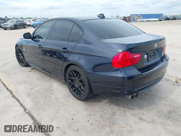 2009 BMW 3 Series 328i with VIN WBAPH77579NM31725, listed as a IAAI auction lot 41901344 with 143,905 mi miles. Bid and sale history available at carsss.com. Image 3.