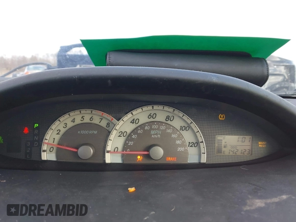 2008 Toyota Yaris with VIN JTDBT903284035531, listed as a IAAI auction lot 41591330 with 142,123 mi miles. Bid and sale history available at carsss.com. Image 7.