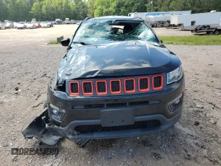 2019 Jeep Compass Altitude with VIN 3C4NJDBB1KT781349, listed as a Copart auction lot 55498805 with 40,365 mi miles and Salvage title. Bid and sale history available at DreamBid. Image 5.