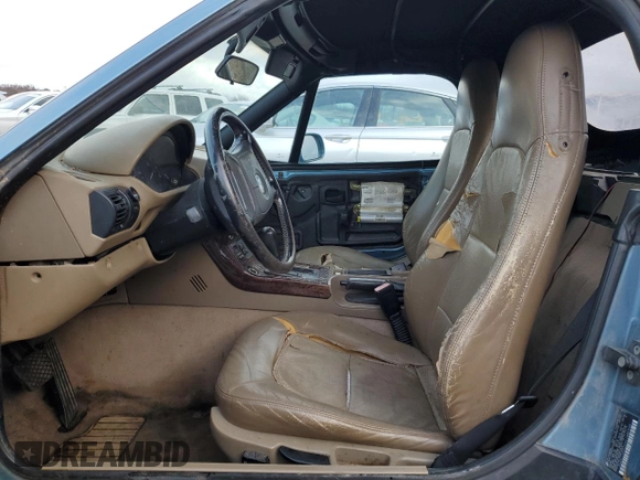 1999 BMW Z3 2.5 z VIN 4USCH9339XLG00330, wystawiony jako Copart lot #84219534 z przebiegiem Nie podano mil oraz Czysty tytuł • Clean title. Historia ofert i sprzedaży dostępna na DreamBid. Obrazek 7.