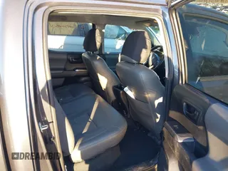 2018 Toyota Tacoma SR with VIN 5TFCZ5AN7JX154112, listed as a IAAI auction lot 41394058 with 158,045 mi miles. Bid and sale history available at carsss.com. Image 8.