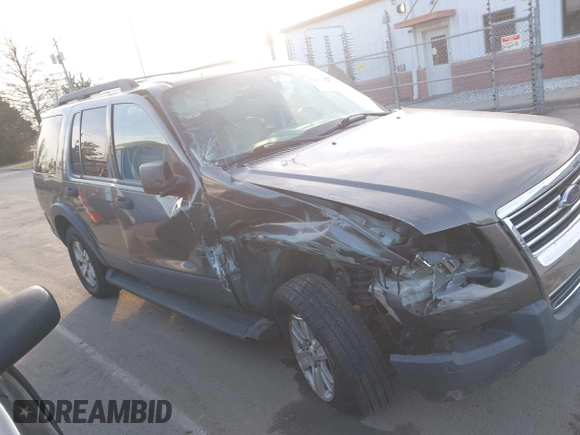 2006 Ford Explorer XLT z VIN 1FMEU73E66UA09423, wystawiony jako IAAI lot #41552885 z przebiegiem 214 269 mil mil oraz . Historia ofert i sprzedaży dostępna na DreamBid. Obrazek 13.