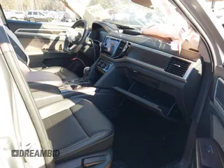 2022 Volkswagen Atlas SE z VIN 1V2JP2CA6NC502757, wystawiony jako IAAI lot #41247026 z przebiegiem 70 124 mil mil oraz . Historia ofert i sprzedaży dostępna na DreamBid. Obrazek 5.