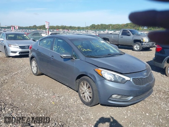 2014 Kia Forte EX with VIN KNAFX4A80E5099170, listed as a IAAI auction lot 40520284 with 172,599 mi miles. Bid and sale history available at carsss.com. Image 1.