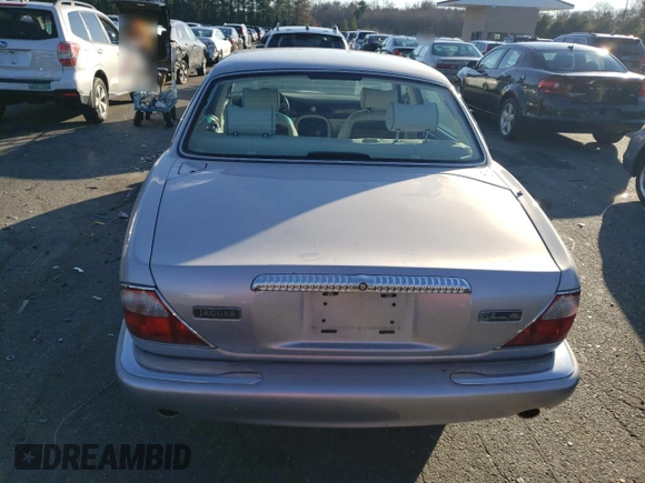 2000 Jaguar XJ Vanden Plas with VIN SAJDA24C7YLF17289, listed as a Copart auction lot 81923924 with 42,689 mi miles and Clean title. Bid and sale history available at DreamBid. Image 6.