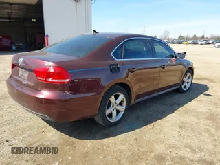 2012 Volkswagen Passat SE z VIN 1VWBP7A38CC087300, wystawiony jako IAAI lot #41752522 z przebiegiem 266 958 mil mil oraz . Historia ofert i sprzedaży dostępna na DreamBid. Obrazek 4.