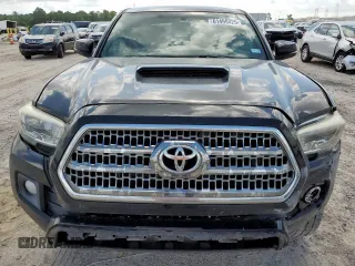 2017 Toyota Tacoma SR5 with VIN 5TFCZ5AN1HX102498, listed as a Copart auction lot 61499425 with 210,433 mi miles and Salvage title. Bid and sale history available at DreamBid. Image 5.