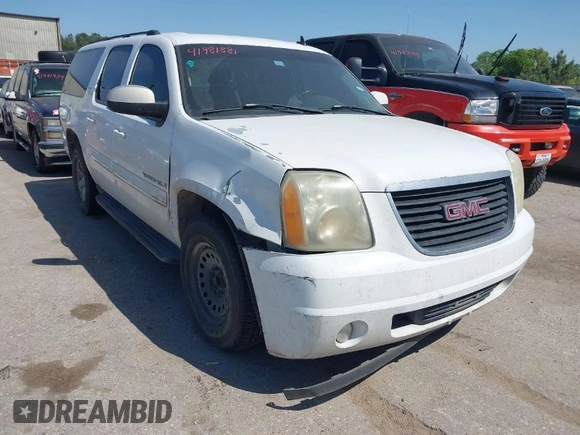 2007 GMC Yukon XL SLT with VIN 1GKFC16017J218410, listed as a IAAI auction lot 41981881 with 209,721 mi miles. Bid and sale history available at carsss.com. Image 1.