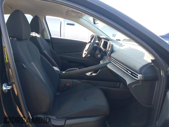 2024 Hyundai Elantra SE with VIN KMHLL4DG5RU842031, listed as a IAAI auction lot 41814198 with 6,038 mi miles and . Bid and sale history available at DreamBid. Image 5.