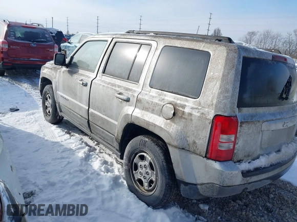 2011 Jeep Patriot Latitude with VIN 1J4NT1GBXBD289758, listed as a IAAI auction lot 41301702 with 215,068 mi miles. Bid and sale history available at carsss.com. Image 3.