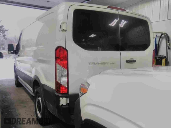2020 Ford Transit Cargo с VIN 1FTBR1Y85LKB79546, выставлен на аукционе IAAI как лот 42521085 с пробегом 94 864 миль миль и . История ставок и продаж доступна на DreamBid. Изображение 3.