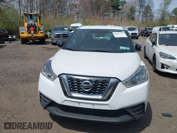 2019 Nissan Kicks SR with VIN 3N1CP5CU3KL500277, listed as a IAAI auction lot 42087570 with 159,195 mi miles. Bid and sale history available at carsss.com. Image 11.