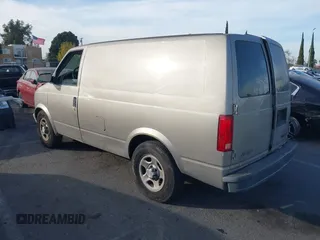 2005 Chevrolet Astro Cargo Van with VIN 1GCDM19X45B130922, listed as a IAAI auction lot 41196801 with 125,309 mi miles. Bid and sale history available at carsss.com. Image 3.