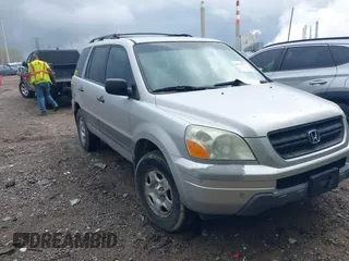 2005 Honda Pilot LX with VIN 2HKYF18185H572190, listed as a IAAI auction lot 42135127 with 201,768 mi miles. Bid and sale history available at carsss.com. Image 1.