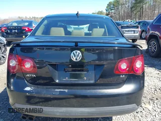 2008 Volkswagen Jetta Sedan SE with VIN 3VWRM71K88M067312, listed as a IAAI auction lot 41722156 with 224,394 mi miles. Bid and sale history available at carsss.com. Image 17.