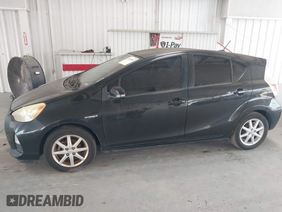 2013 Toyota Prius One z VIN JTDKDTB33D1046251, wystawiony jako IAAI lot #42304087 z przebiegiem 229 655 mil mil oraz . Historia ofert i sprzedaży dostępna na DreamBid. Obrazek 14.