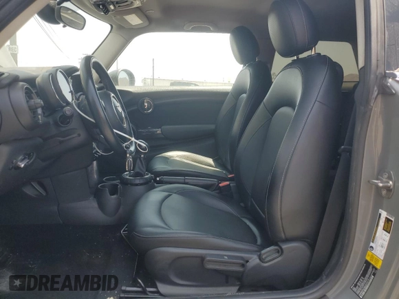 2016 MINI Hardtop with VIN WMWXP5C56G2D15172, listed as a Copart auction lot 59997205 with 166,270 mi miles and Clean title. Bid and sale history available at DreamBid. Image 7.