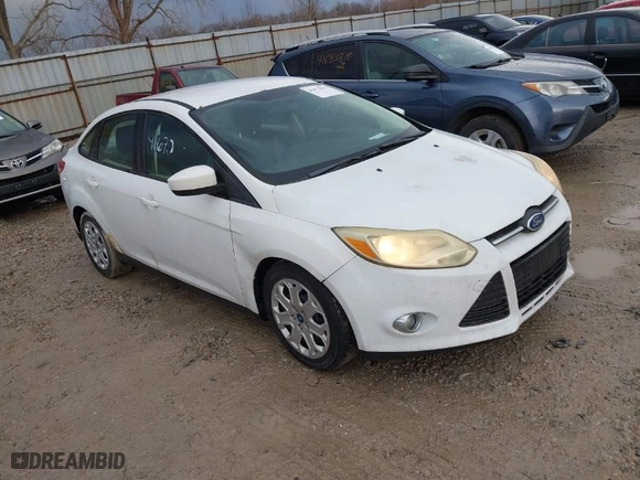 2012 Ford Focus SE with VIN 1FAHP3F21CL216439, listed as a IAAI auction lot 41672015 with 194,143 mi miles. Bid and sale history available at carsss.com. Image 1.