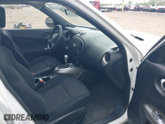 2014 Nissan Juke SV with VIN JN8AF5MR5ET362070, listed as a IAAI auction lot 42176294 with 101,489 mi miles and . Bid and sale history available at carsss.com. Image 5.