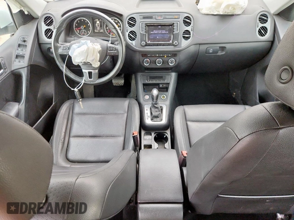 2017 Volkswagen Tiguan S с VIN WVGAV7AX6HK034093, выставлен на аукционе Copart как лот 58976965 с пробегом 103 474 миль миль и Списание • Salvage title. История ставок и продаж доступна на DreamBid. Изображение 8.