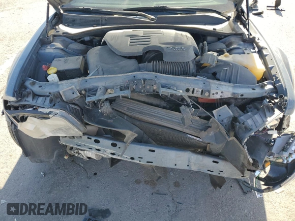 2014 Chrysler 300 S z VIN 2C3CCAGG1EH342092, wystawiony jako Copart lot #53581145 z przebiegiem 118 538 mil mil oraz Szkoda całkowita • Salvage title. Historia ofert i sprzedaży dostępna na DreamBid. Obrazek 11.
